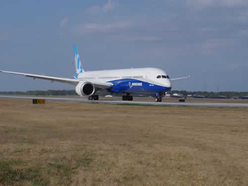 First Boeing 787-10 Dreamliner takeoff ... N528ZC